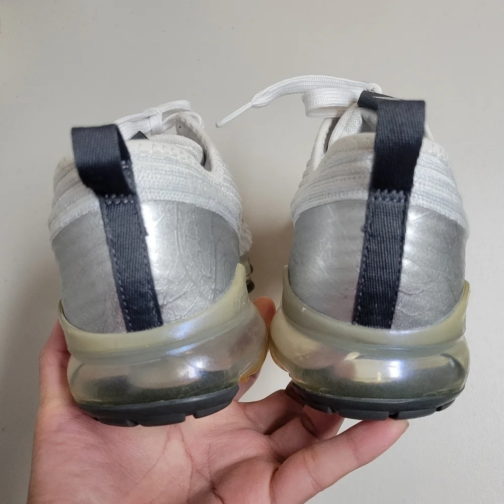 Nike Youth Air Vapormax Flyknit3 Shoes Size 5Y.